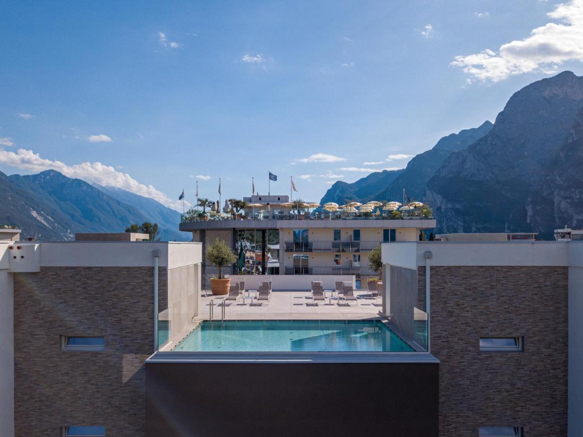 Aris Apartments & Sky Pool - Tonelli Hotels - Adult Friendly Riva del Garda Exterior foto