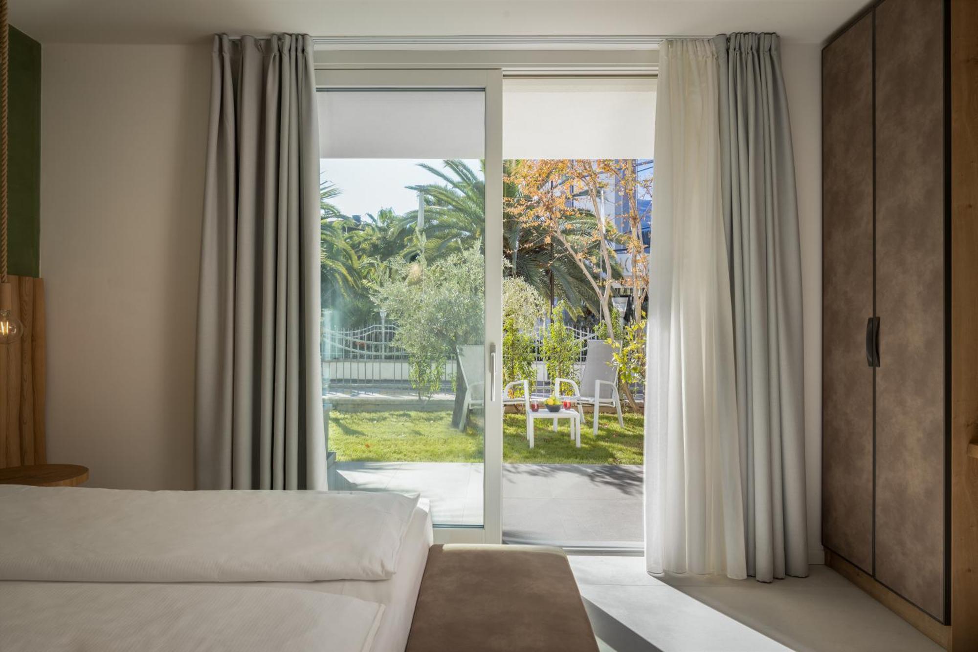Aris Apartments & Sky Pool - Tonelli Hotels - Adult Friendly Riva del Garda Cameră foto