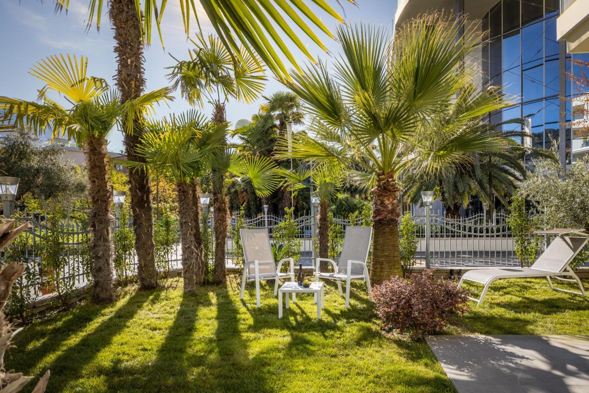 Aris Apartments & Sky Pool - Tonelli Hotels - Adult Friendly Riva del Garda Cameră foto